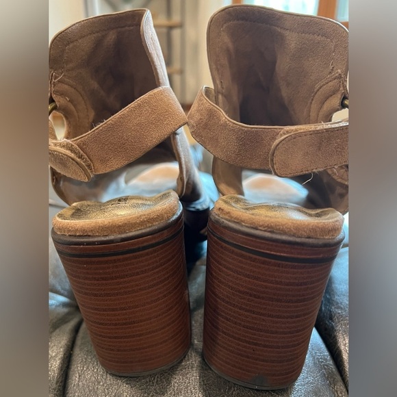 Pierre Dumas Open Toed Tan/Brown Chunky Heels Size 7 - Picture 3 of 10